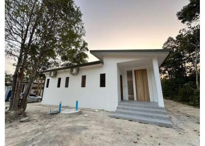 Tranquil Luxury: Under Construction 3-Bedroom Pool Villa in Chalok Ban Kao