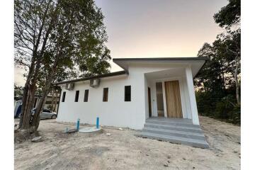 Tranquil Luxury: Under Construction 3-Bedroom Pool Villa in Chalok Ban Kao