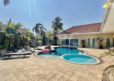 5 Bed 5 Bath in East Pattaya