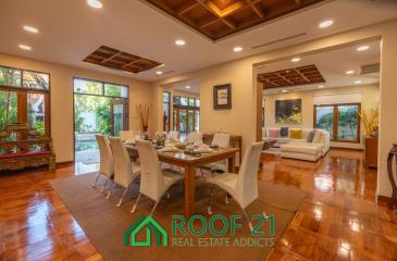 Charming Thai-Bali Style House: Fully Furnished 400 Meters from Na Jomtien Beach