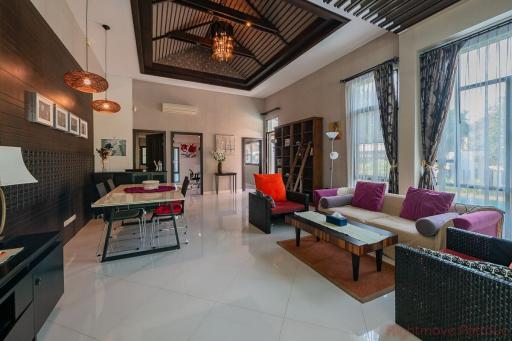 3 Bed House For Rent In East Pattaya - The Village Horseshoe Point