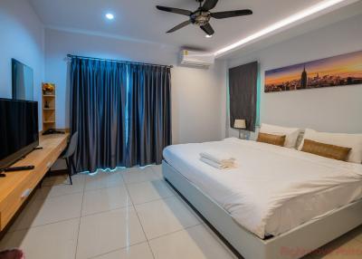 5 ห้องนอน บ้าน สำหรับขาย ใน พัทยาใต้ - Suksabai Villa