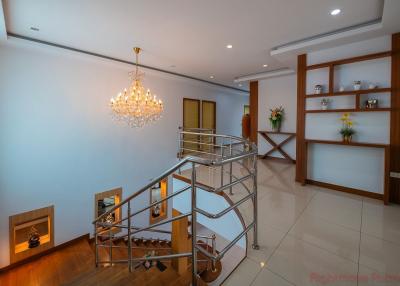 5 Bed House For Sale In South Pattaya - Suksabai Villa