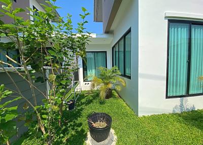 2 Story 3 Bed 3 Bath Villa Near Bluport Mall