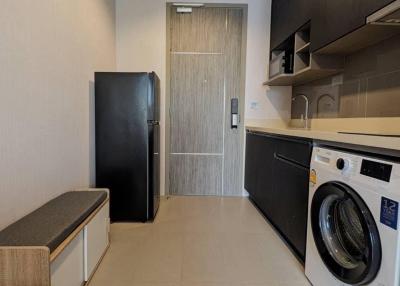 1-BR Condo at Q Prasarnmit near MRT Phetchaburi