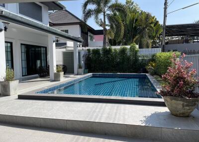House with Pool at Royal View for sale