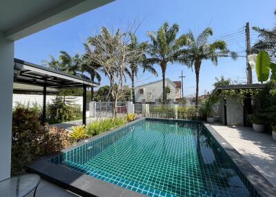 Newly refurbished 4 bedroom house with pool for sale in San Kamphaeang