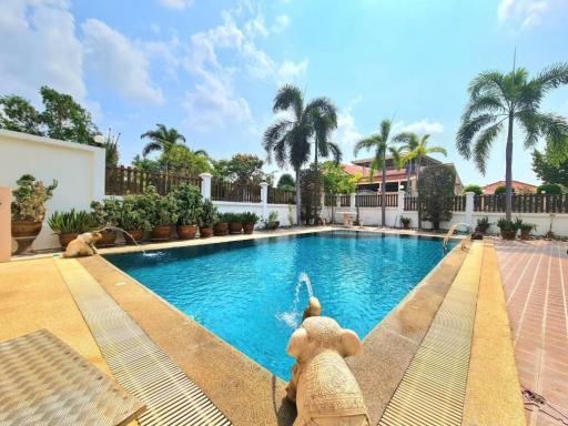 Bali poolvilla for sale in Sattahip