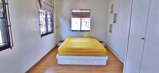 2 Bedrooms Townhouse in Patta Town East Pattaya H011708