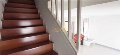 2 Bedrooms Townhouse in Patta Town East Pattaya H011708