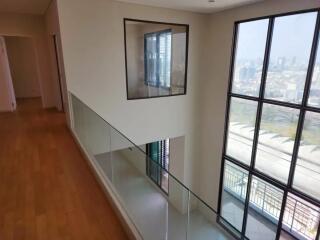 Villa Asoke 4 bedroom condo for rent