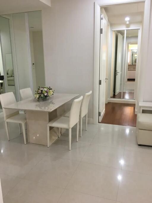 Q Langsuan 2 bedroom condo for rent