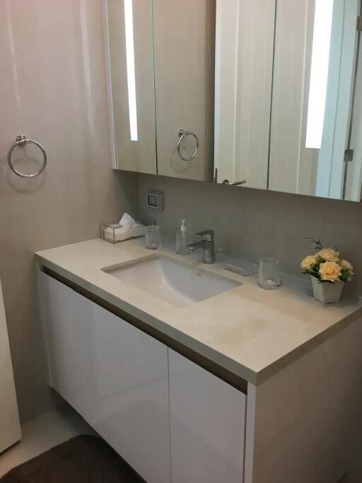 Q Langsuan 2 bedroom condo for rent