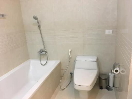 Q Langsuan 2 bedroom condo for rent