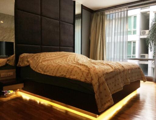 2 Bedroom For Sale in Baan Siri 10 Nana
