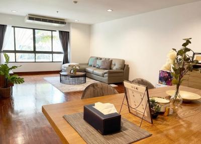 2 Bedroom For Rent in Baan Ploenchit