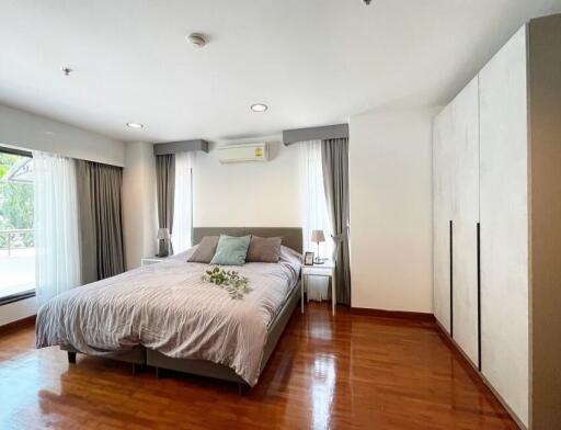 2 Bedroom For Rent in Baan Ploenchit