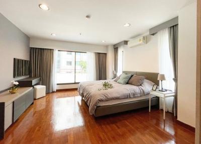 2 Bedroom For Rent in Baan Ploenchit
