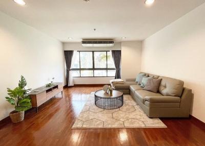 2 Bedroom For Rent in Baan Ploenchit