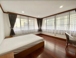 3 Bedroom For Rent in Acadamia Grand Tower