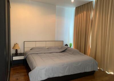 Master Centrium  2 Bed Condo in Asoke