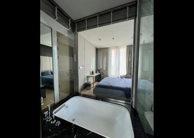 Saladaeng One  1 Bedroom Condo in Silom