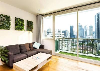 Wind Sukhumvit 23  1 Bedroom Corner Aspect Condo in Asoke