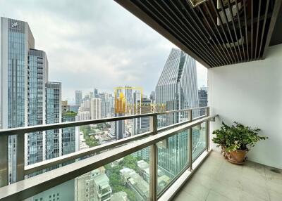 The Madison  Stylish Pet Friendly 3 Bedroom Condo For Rent in Phrom Phong