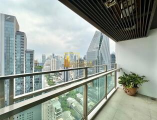 The Madison  Stylish Pet Friendly 3 Bedroom Condo For Rent in Phrom Phong