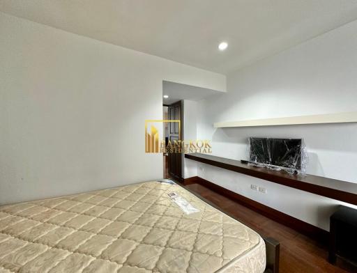 Baan Suanpetch  Good Size 2 Bedroom Property in Phrom Phong