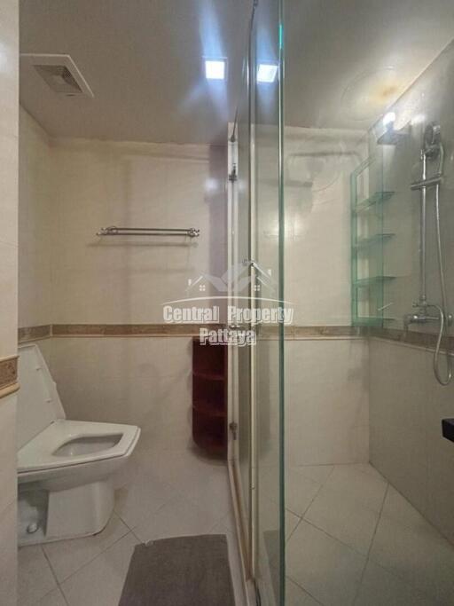 Sacious, 2 bedroom, 1 bathroom, Penthouse, for rent in City Garden Residence, central Pattaya.