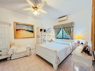 Spacious, 3 bedroom, 2 bathroom house with large garden, for sale in East Pattaya.