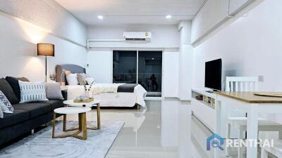 Ready to move in! Large studio unit in Wongamat Garden Beach Pattaya