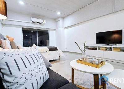 Ready to move in! Large studio unit in Wongamat Garden Beach Pattaya