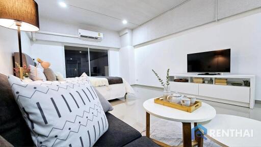 Ready to move in! Large studio unit in Wongamat Garden Beach Pattaya