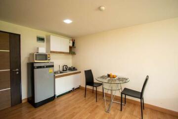 Spacious studio room at Pansook Quality Condo