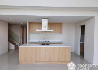 4-BR Condo at Villa Asoke near MRT Phetchaburi