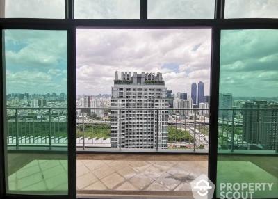 4-BR Condo at Villa Asoke near MRT Phetchaburi