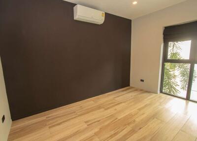 Contemporary Five-Bedroom House for Sale Near International Schools in Hang Dong