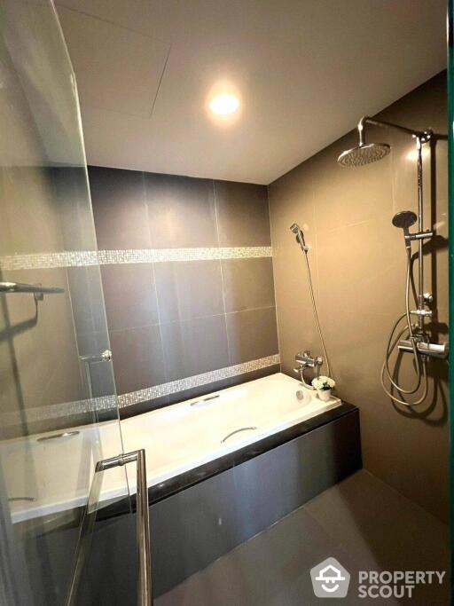 1-BR Condo at The Crest Sukhumvit 34 near BTS Thong Lor