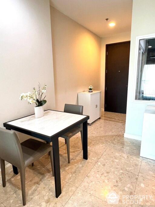 1-BR Condo at The Crest Sukhumvit 34 near BTS Thong Lor