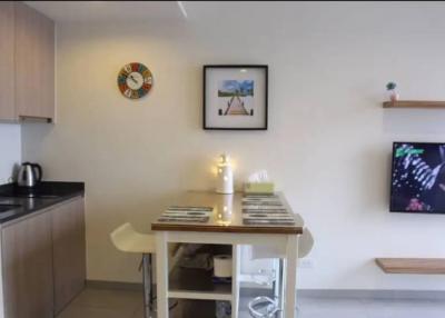 Cozy modern kitchen with dining area