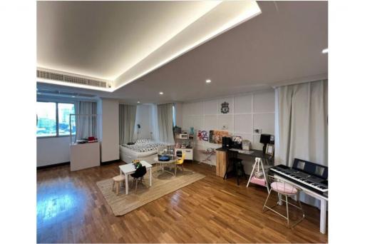 Pet firendly Big balcony 4 bedrooms nice decoreted Asoke