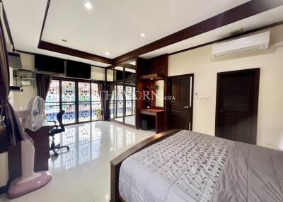 House For sale 3 bedroom 516 m² with land 129 wa² in PMC Home Village 2, Pattaya