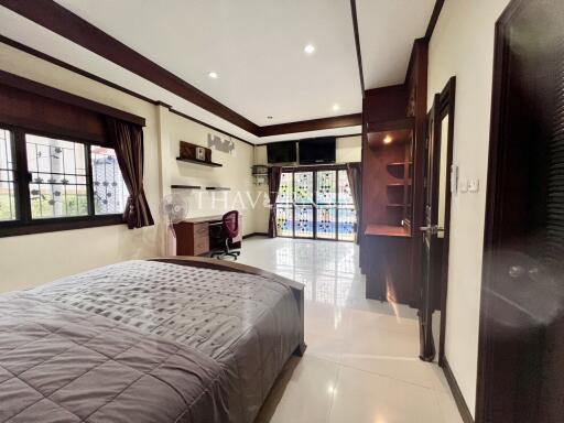 House For sale 3 bedroom 516 m² with land 129 wa² in PMC Home Village 2, Pattaya