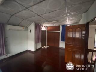 4-BR House near MRT Sutthisan