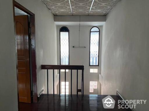 4-BR House near MRT Sutthisan