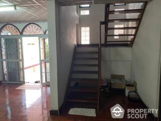 4-BR House near MRT Sutthisan