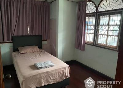 4-BR House near MRT Sutthisan