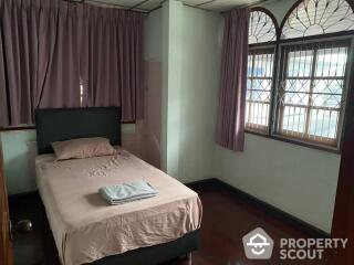 4-BR House near MRT Sutthisan